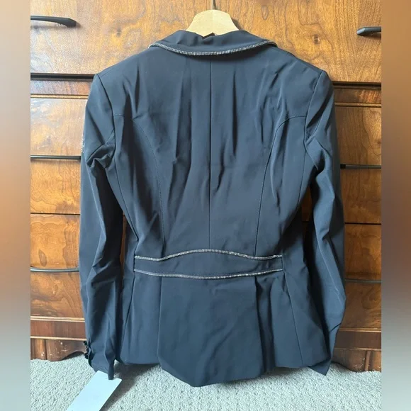 NEW PIKEUR CECILE LADIES SHORT TAIL COAT, Size 38 - Picture 4 of 6